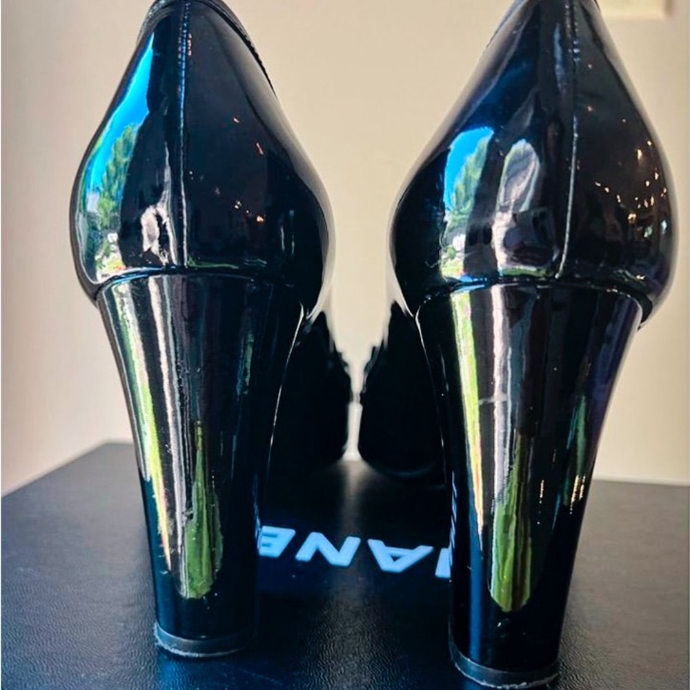 Ferragamo Black Patent Loafer Heels size 9 Mint Condition!ππ - Picture 5 of 7